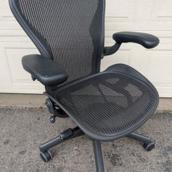 Herman Miller Aeron Size B Ergonomic Office Desk Task Chair