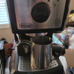 Delonghi espresso machine works good 