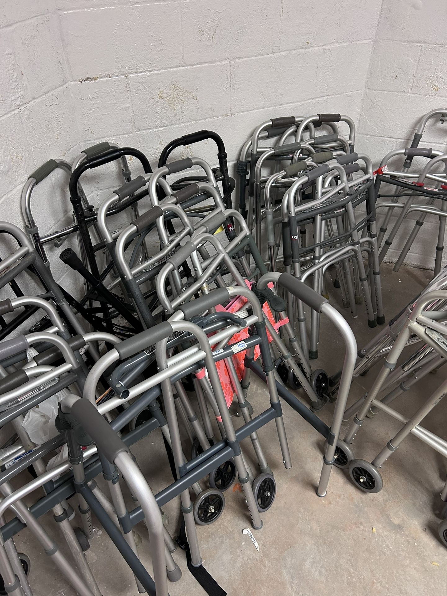 Medical devices Walkers