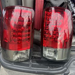 luces traseras GMC YUKON / 2000 / 06 
