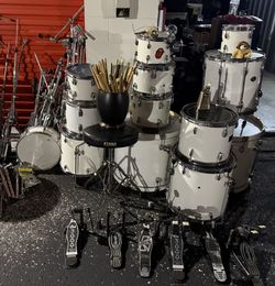 4 Different Drum Sets Pearl Forum Series/others