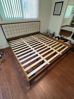 Mid-century modern bed frame for king size bed