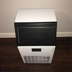 BRAND NEW ICE MAKER