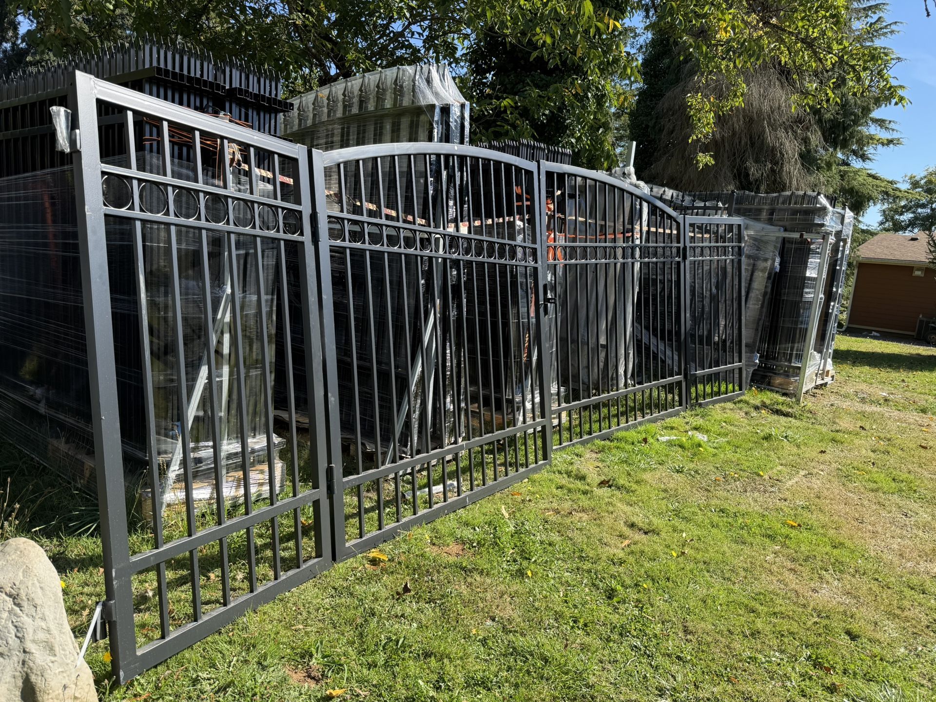 🔥14’ 16’ 20’ gates available 10x7 fence available 🔥