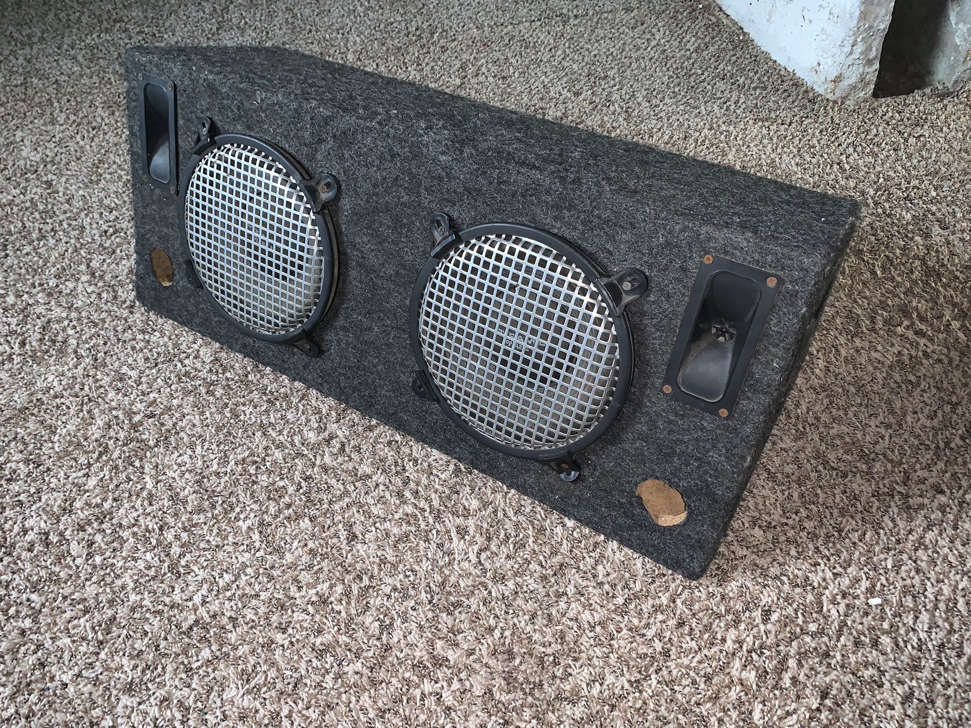 Stereo Speaker Cabinet And Amplifier