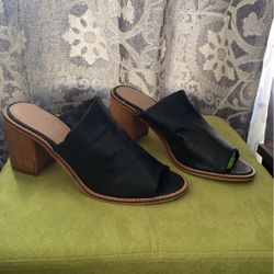 Black Chinese Laundry Slip On 8.5