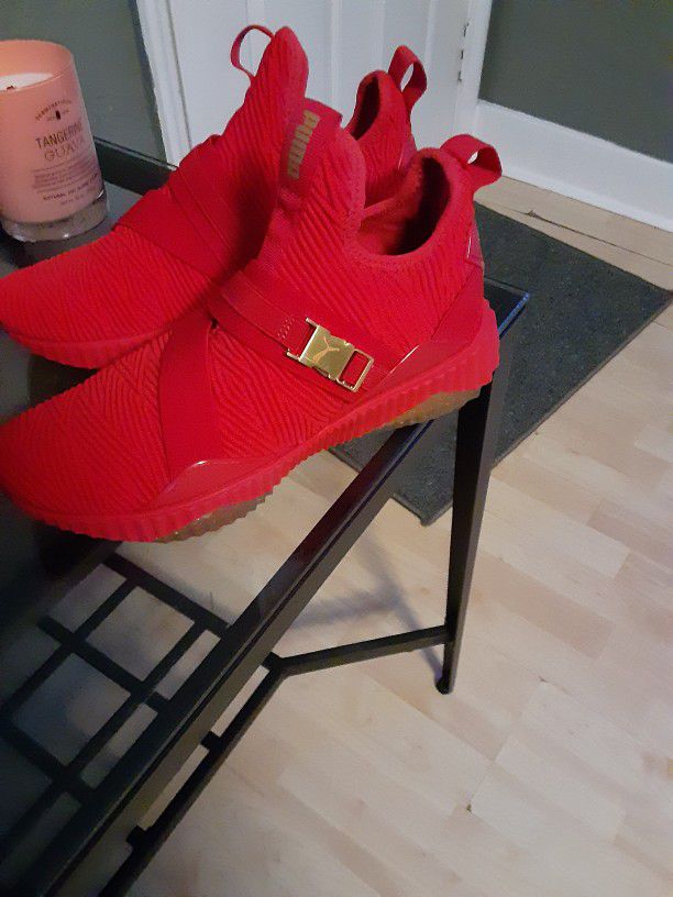 Womans Red Puma,size 8