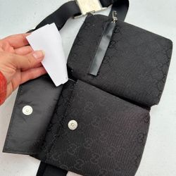 Gucci Fanny Bag Black Like New 