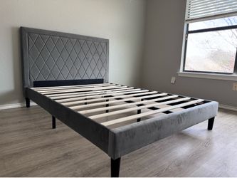 BRAND NEW TWIN/FULL/QUEEN SIZE VELVET PLATFORM BED WITH PLUSH MATTRESS (FREE DELIVERY)