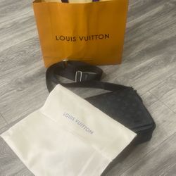 Louis Vuitton Messenger Bag