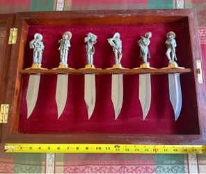 Vintage “Legends Of The Old West” 6 knife set with display case