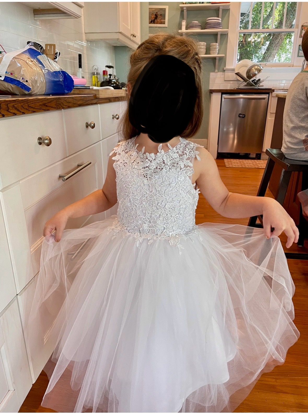 White Lace & Tulle Flower Girl Dress Size 5-6T - Like New, Worn Once