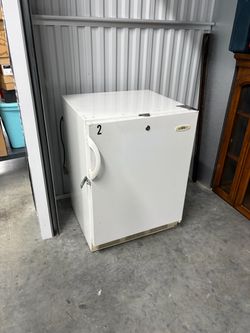 Mini fridge