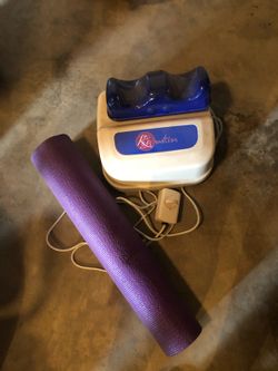 Aerobic mat and machine for ankles