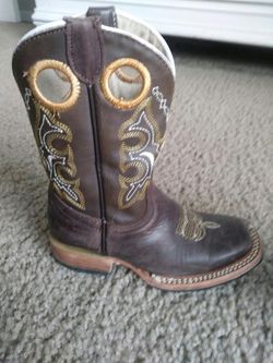 Boys boots size 9