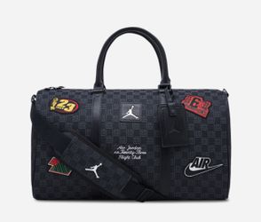 NIKE AIR JORDAN MONOGRAM DUFFEL BAG (25L) ONE SIZE MM9157-023