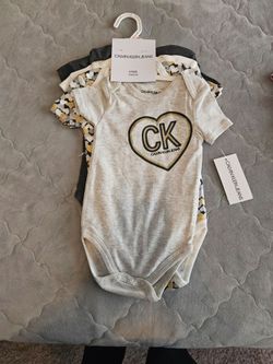 Calvin Klein 12m onesie set