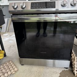 Samsung 6.3 cu.ft. Slide-In ELECTRIC Range with 5 Element Cooktop 