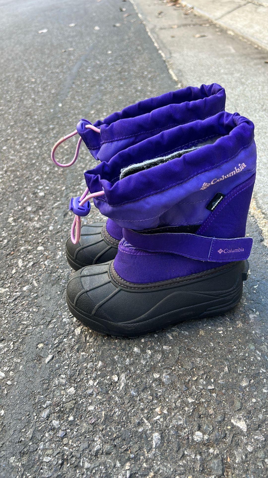 Columbia size 12 Kids Snow Boots