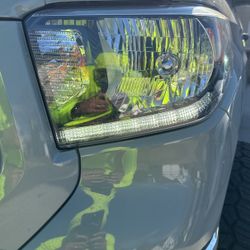 2021 Toyota tundra original headlights