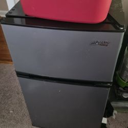 Arctic King Mini Fridge With Freezer