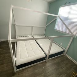 Barn Shape Bed