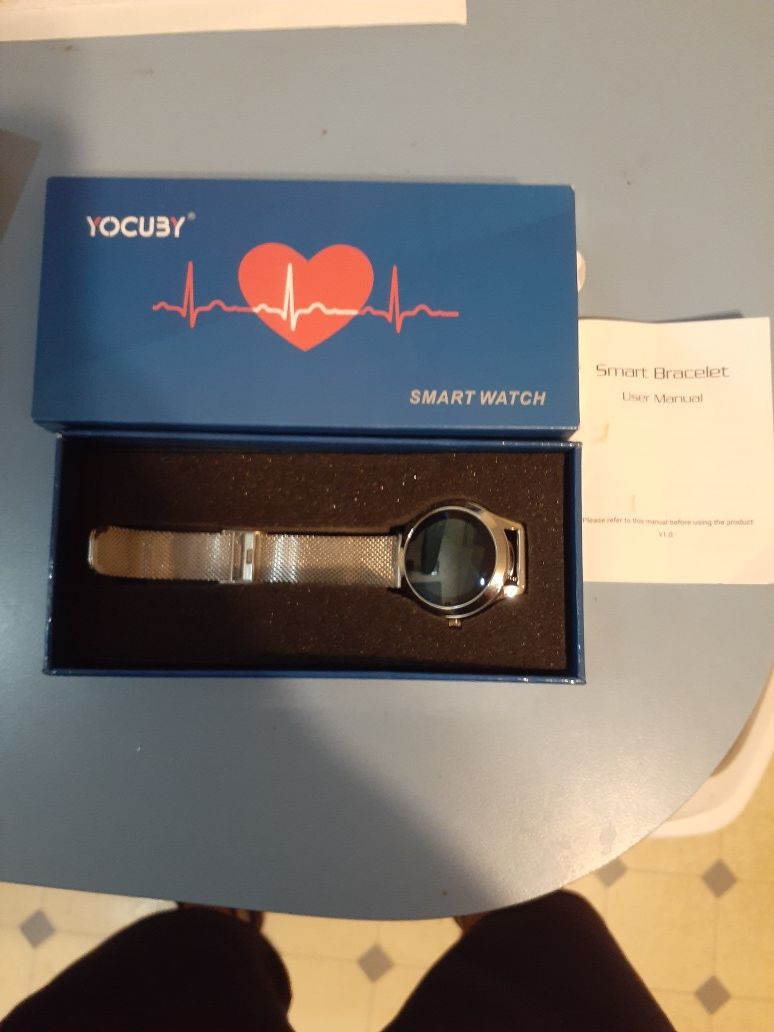 Yocuby silver smart watch