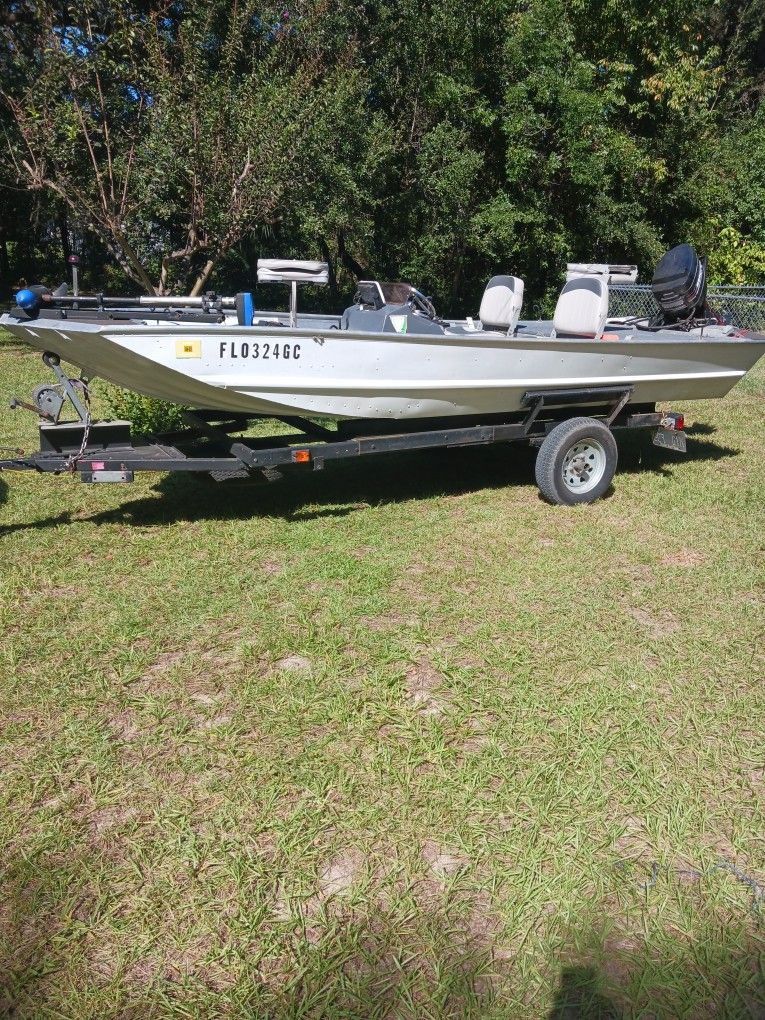 16 Ft Fishing Boat Bass Tracker 1987 Best Offer for Sale in Summerfield