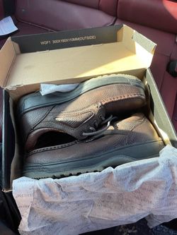 Steel toe shoes for work