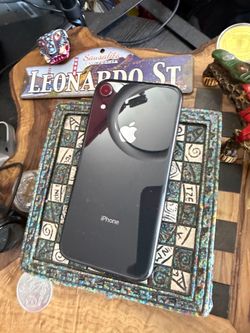 I p h o n e - XR 64GB unlocked