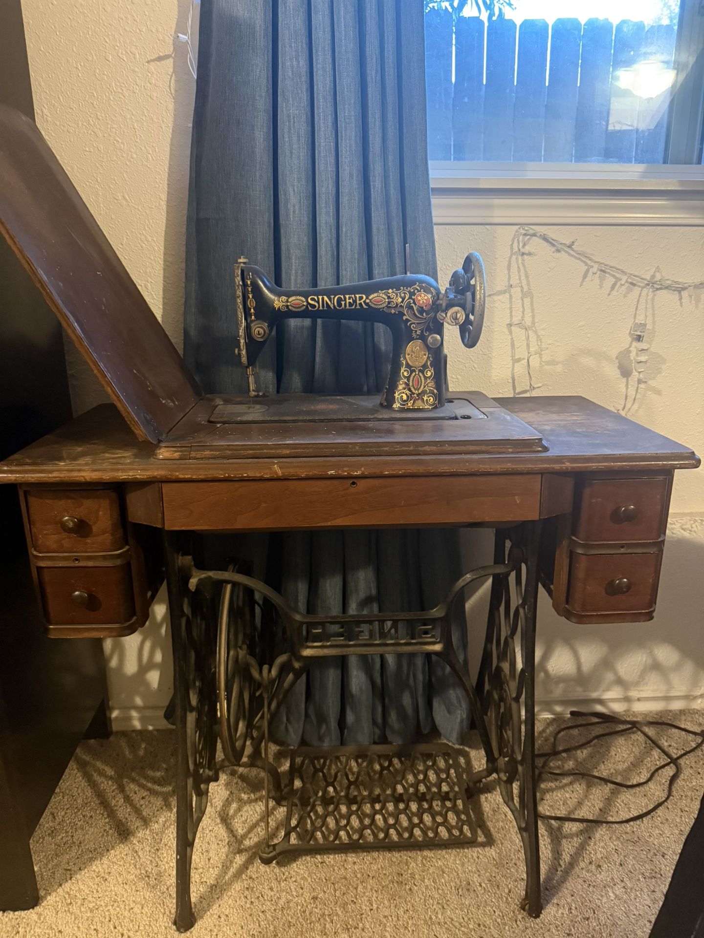 Sewing Table With Machine