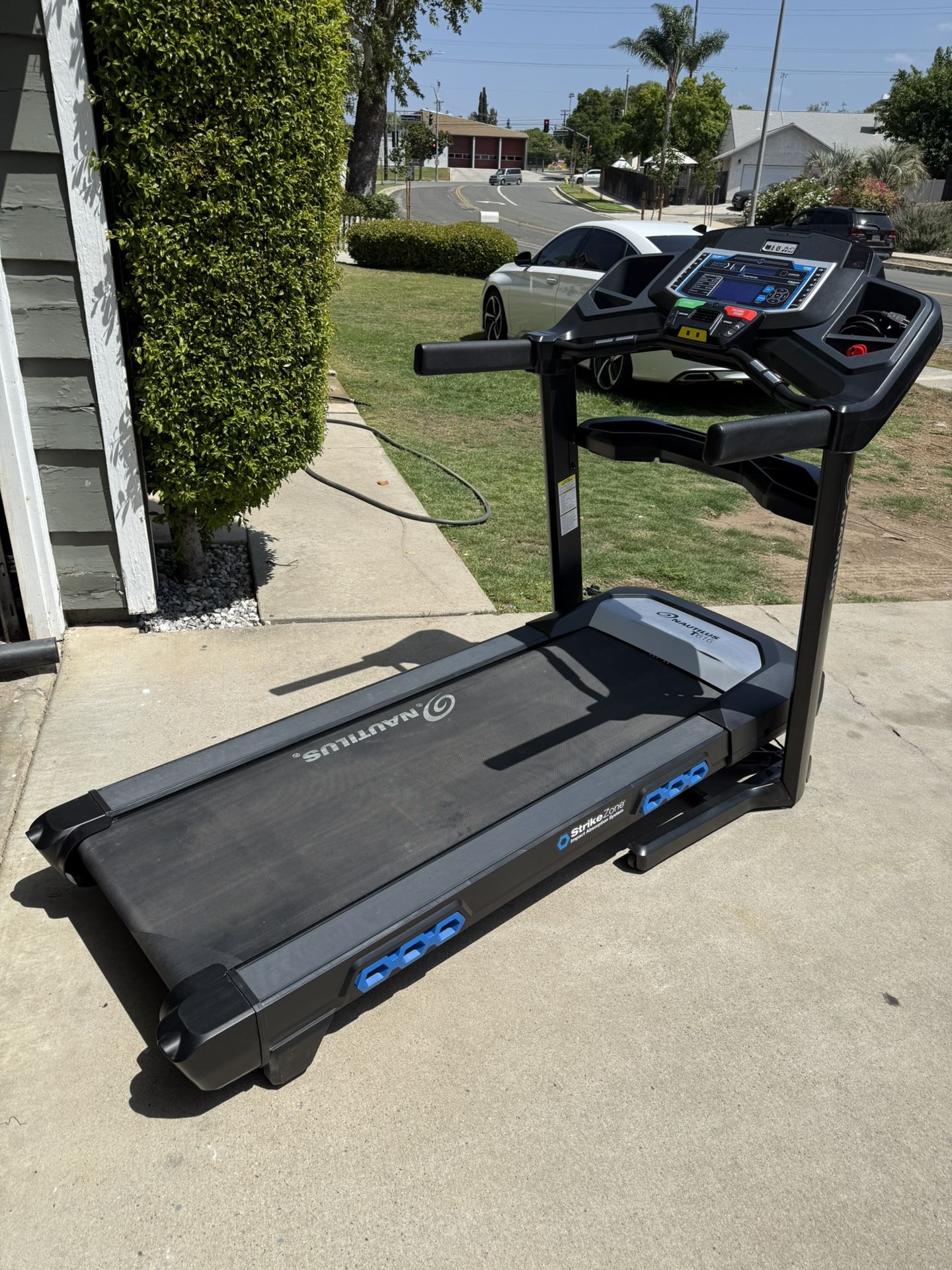 Nautilus T616 Treadmill