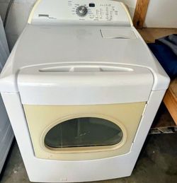 Maytag steam  dryer gas  in very good condition
with  
all   connections 100$