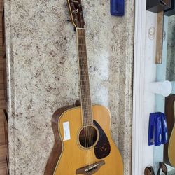 Yamaha Guitar 