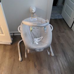 Graco swing (Like New)