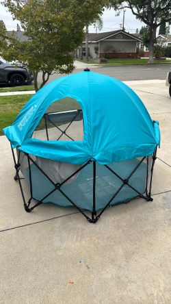 Regalo Play Yard with Canopy