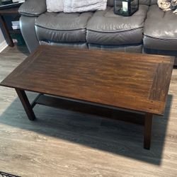 All Wood Coffee Table With 2 Matching End Tables 