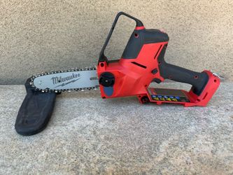 Milwaukee M18 FUEL HATCHET Pruning Saw