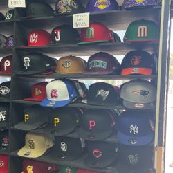 Snapbacks 38$ Each 