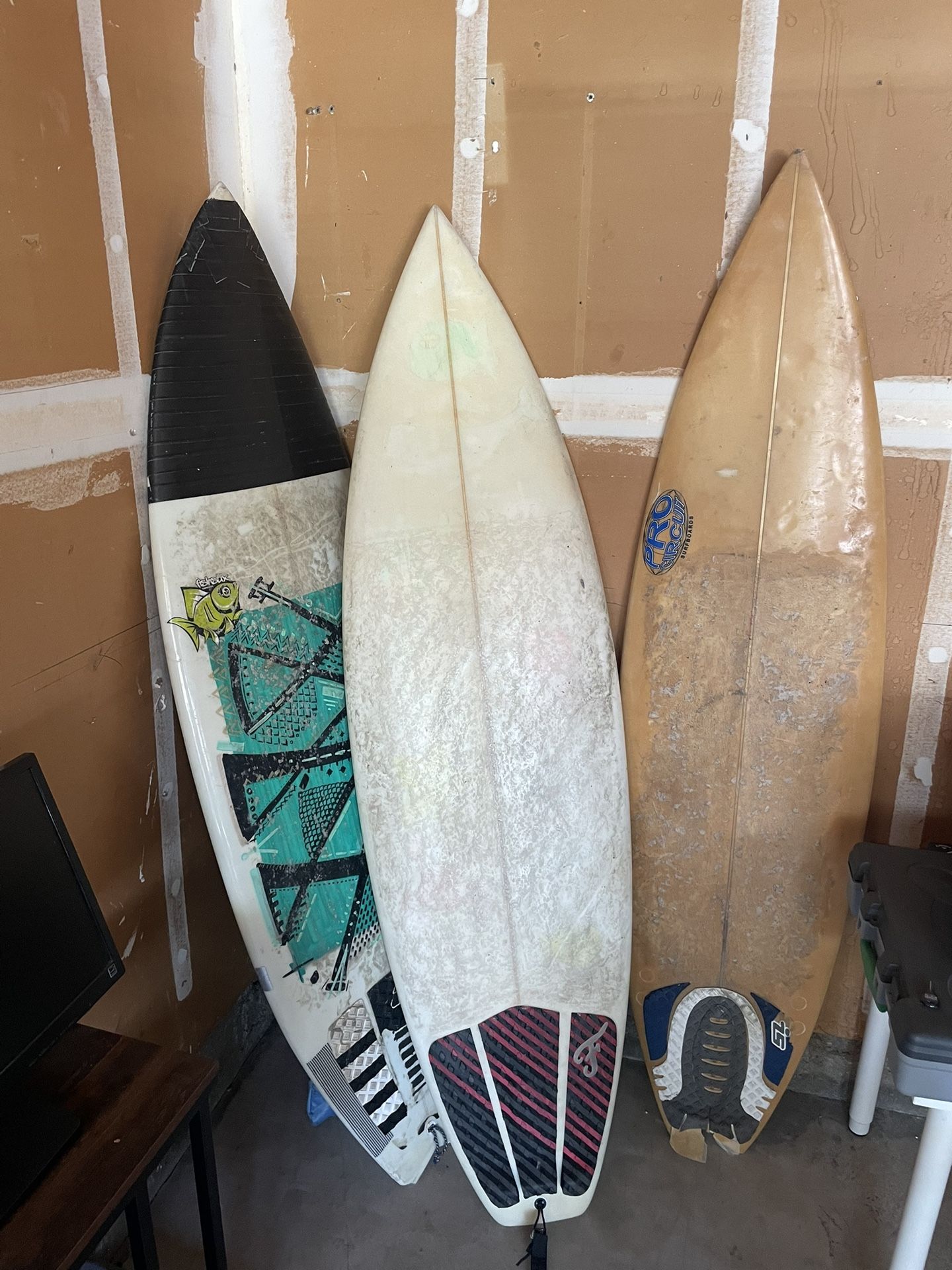 3 Surfboards 