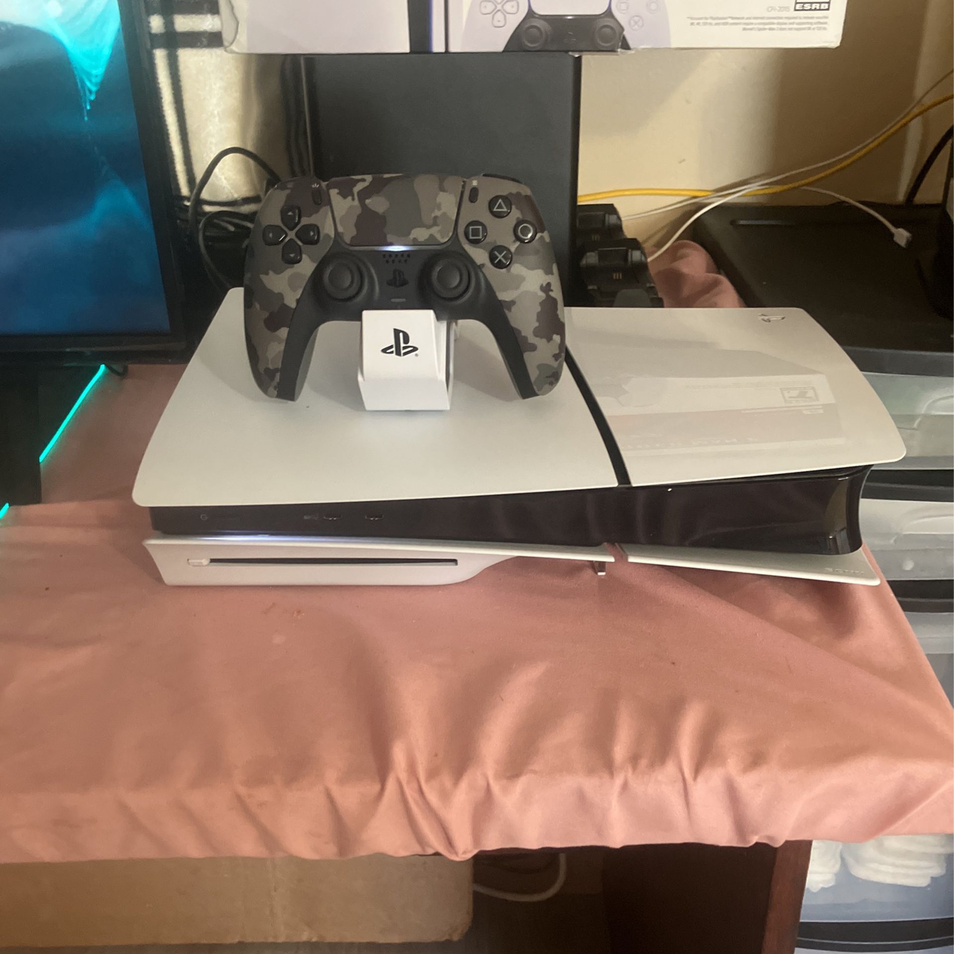 PlayStation 5 SLIM MODEL Reads Disc And Digital .Also Has 2 Controllers And Charging Kit. 