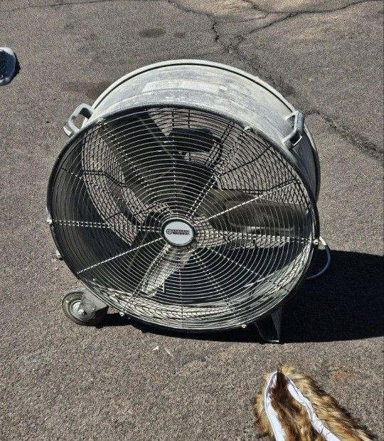 24" fan 3 speed Located In Mesa Crossroads University And Gilbert Rd
