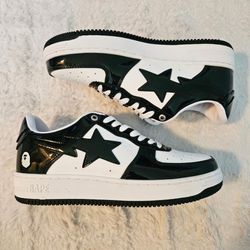 Bapesta black and white size 10