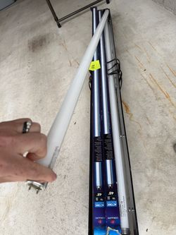 Garage hanging light. 4 foot   Light stand too