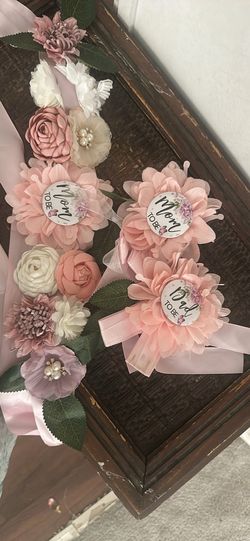 Mom and dad to be ribbons
