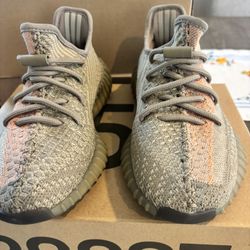 YEEZY BOOST 350 V2 SAND TAUPE MENS Size 4