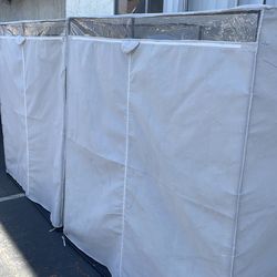 Portable pop-up tent