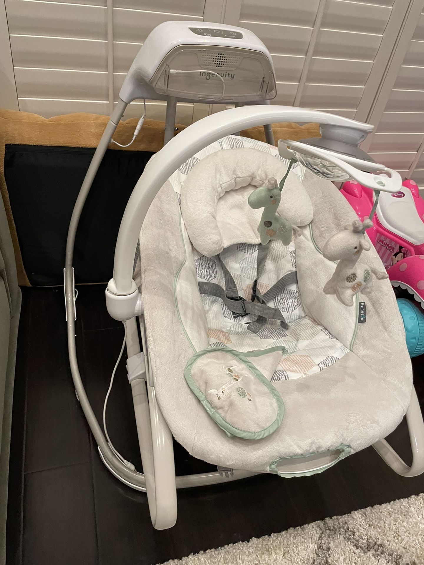 Ingenuity SmartSize 4-in-1 Swing & Bassinet