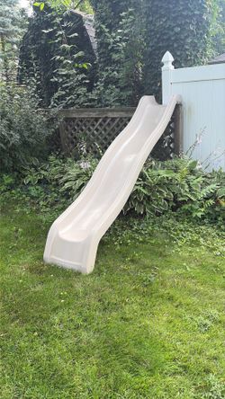 Hedsrtrom plastic 9 foot children slide