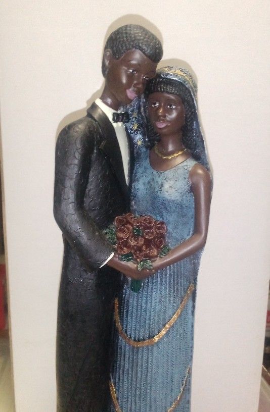 Wedding Couple Statue